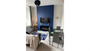 15 Torr Mews, 15 Torr Street